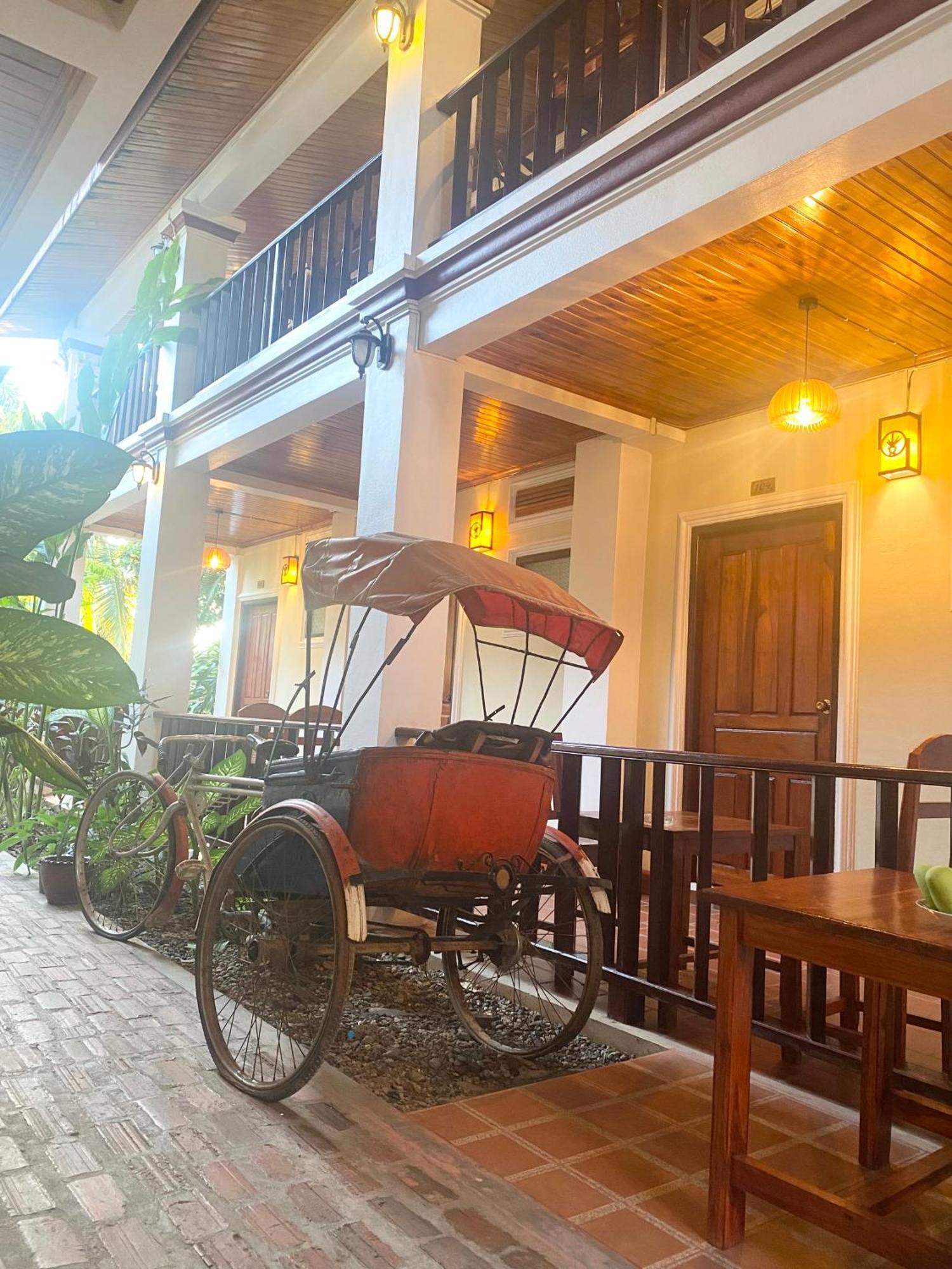 Golden Sun Boutique Hotel Luang Prabang Exterior photo